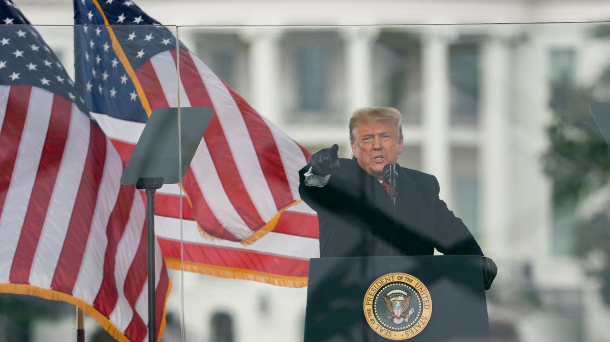 První republikáni hlásí, že potopí Trumpa. Hraje se i o rok 2024